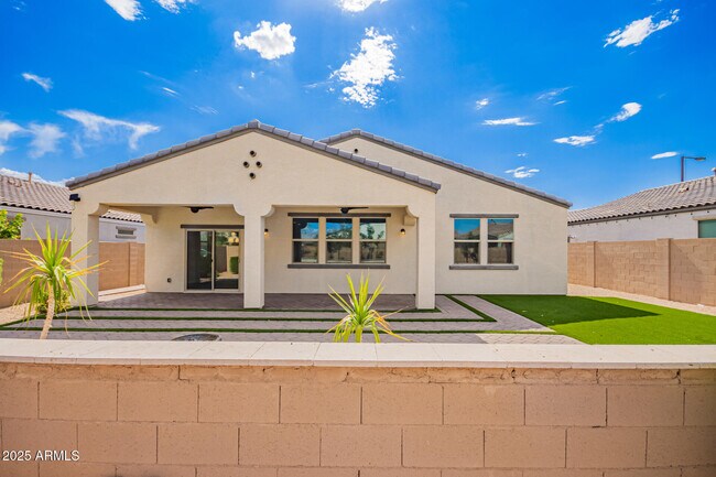 Building Photo - 423 S 194th Ln