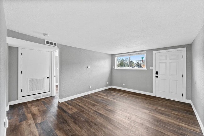 Building Photo - 1100 Rosemary St