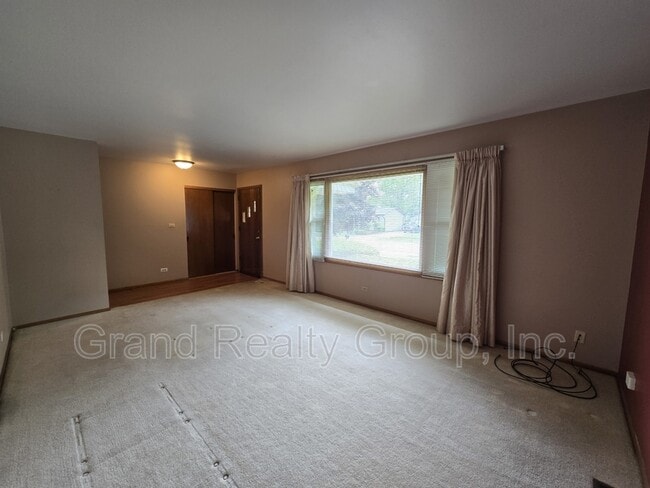 Building Photo - 531 Evergreen Ct