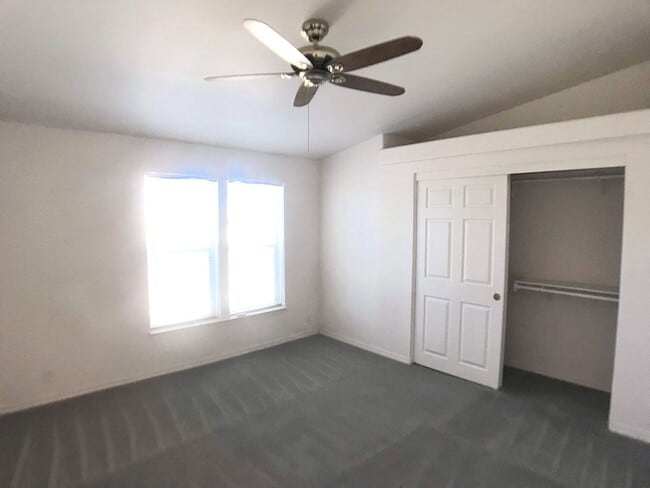 Building Photo - Jemez Mountains 3 bedroom with an open layout and large living areas and kitchen.
