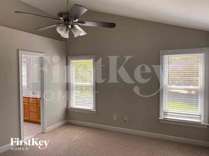 Building Photo - 307 Lucas Park Dr