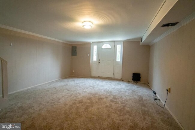 Building Photo - 129 Ridgefield Rd