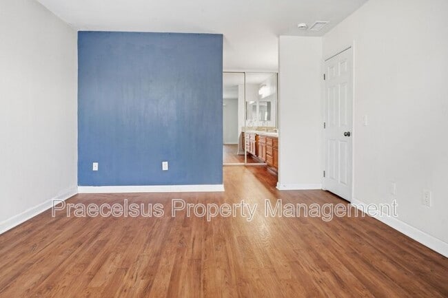 Building Photo - 1535 Apache Dr