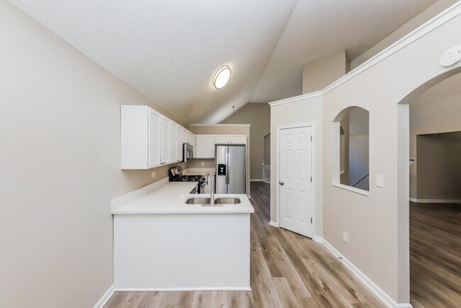 Building Photo - 2740 Owens Dr