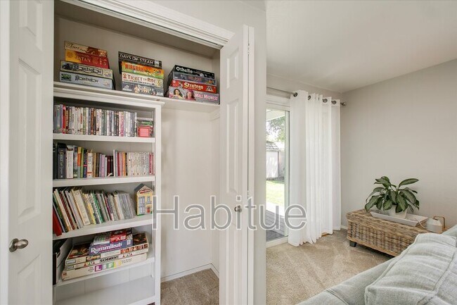 Building Photo - 9025 W Lorinda Dr