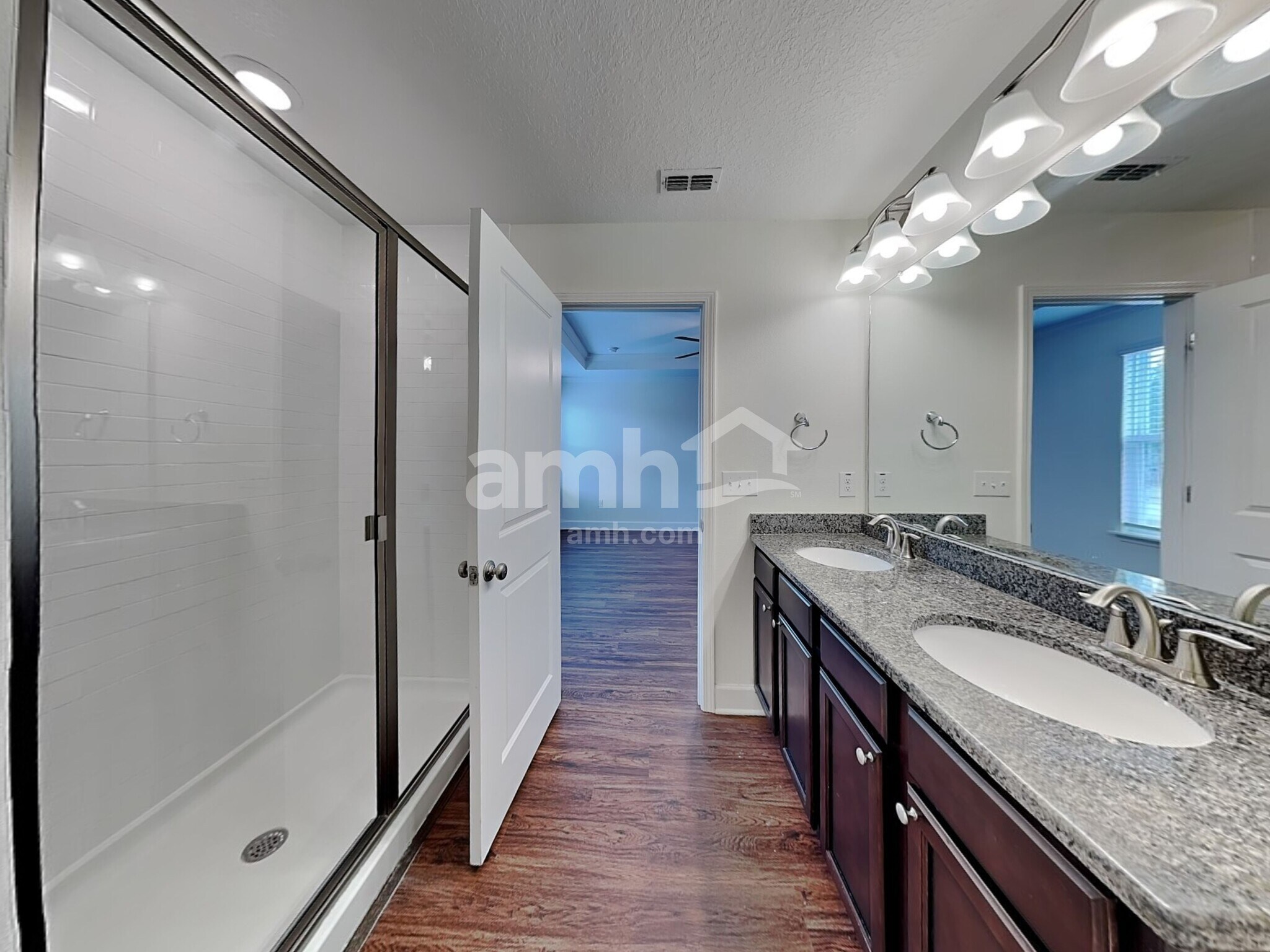 Building Photo - 919 Walden Pond Dr