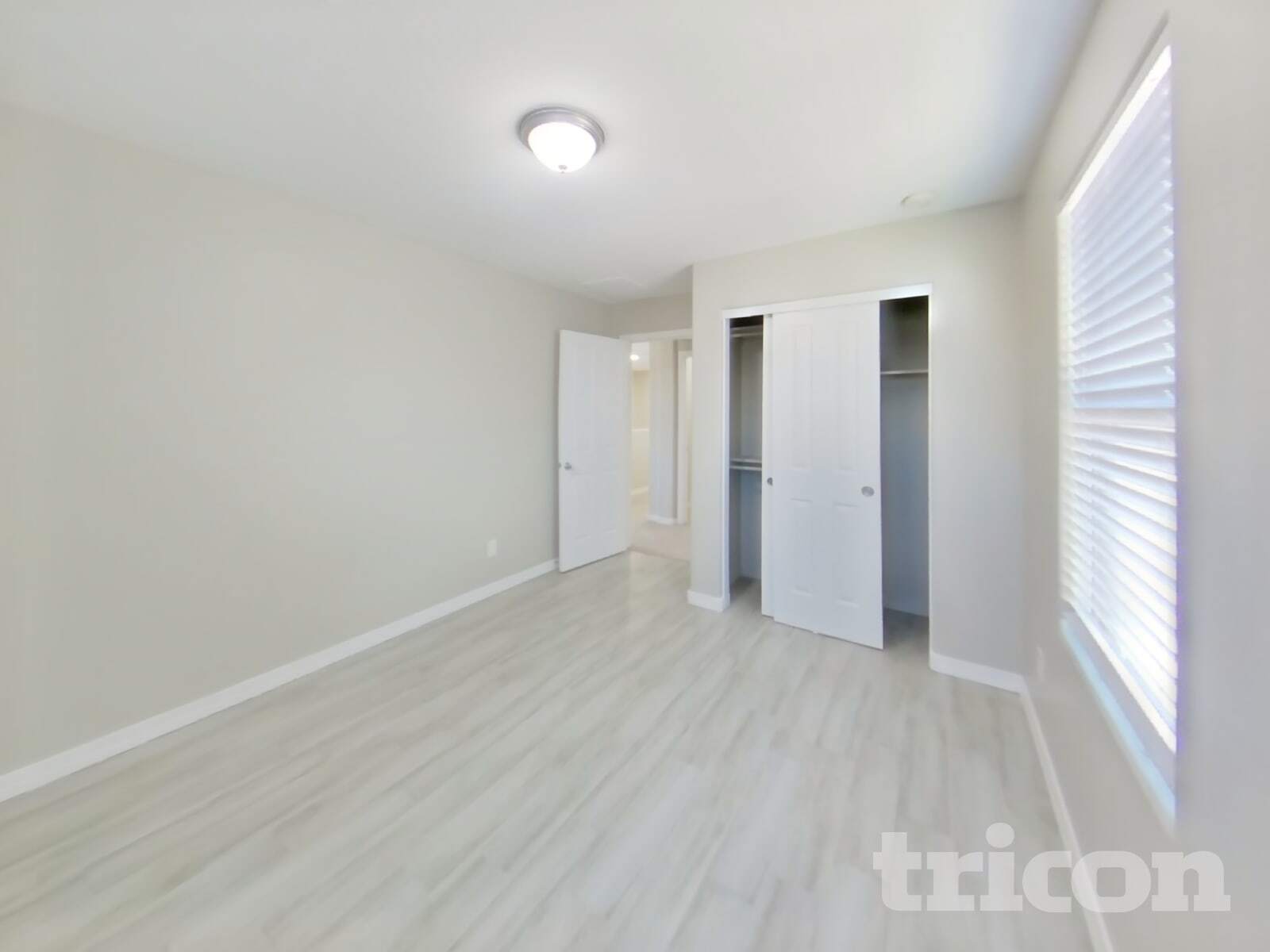 Building Photo - 819 W Dana Dr