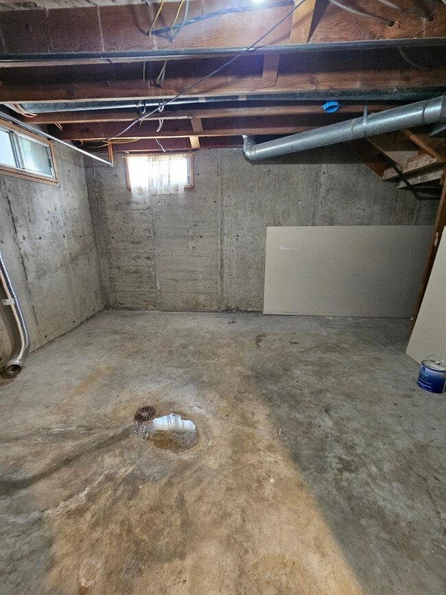 Building Photo - 7409 Maple St