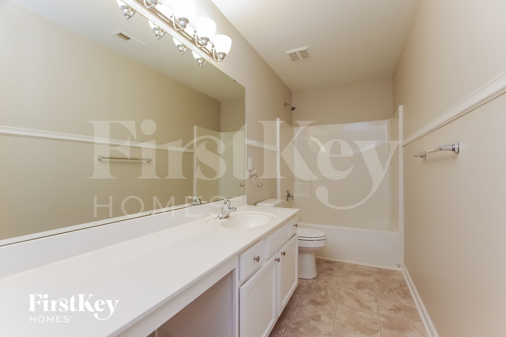 Building Photo - 2336 Equestrian Dr