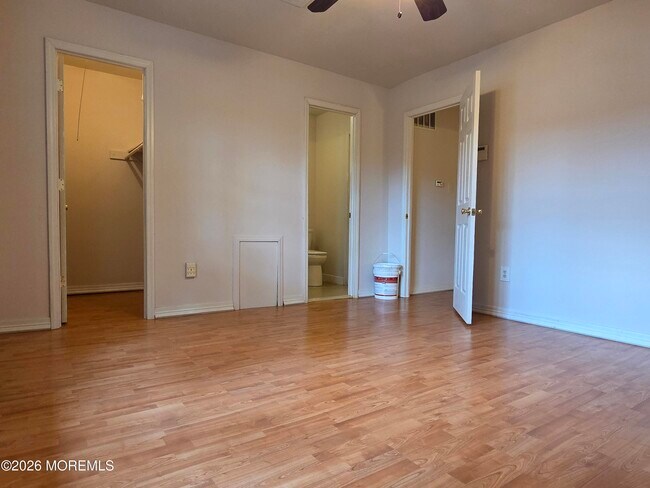 Building Photo - 2604 Dogwood Ct