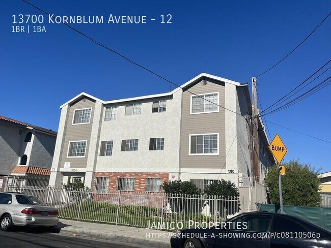 Building Photo - 13700 Kornblum Ave.