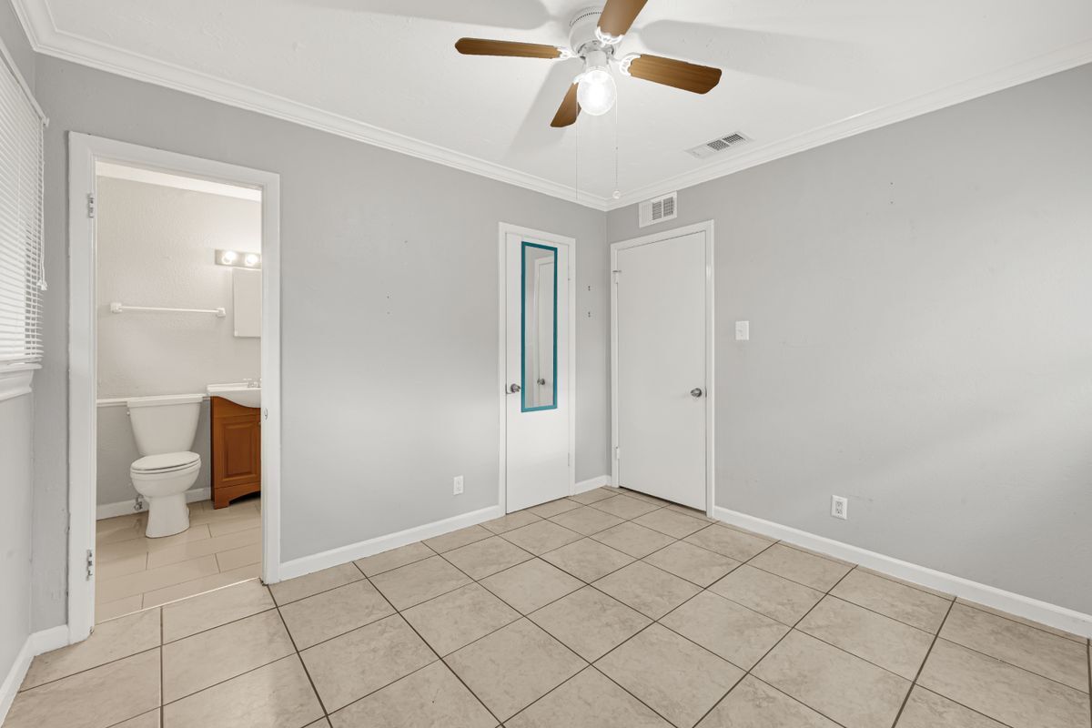 Building Photo - 3806 Kaplan Dr