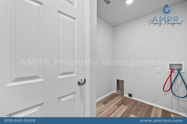 Building Photo - 1105 N Englewood Ave