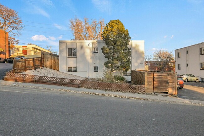 Building Photo - $1,320.95 with FIRST FULL MONTH'S FREE RENT  - 2 Bedrooms, 1 Bathroom, Condo in Denver with Cozy ...