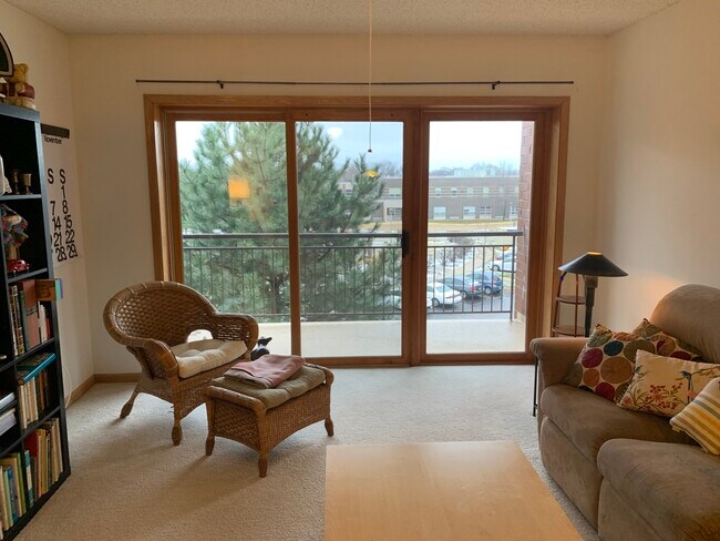 Building Photo - 5105 Madison St