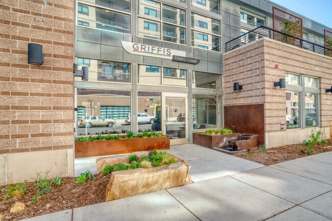 Building Photo - 350 S Jackson St