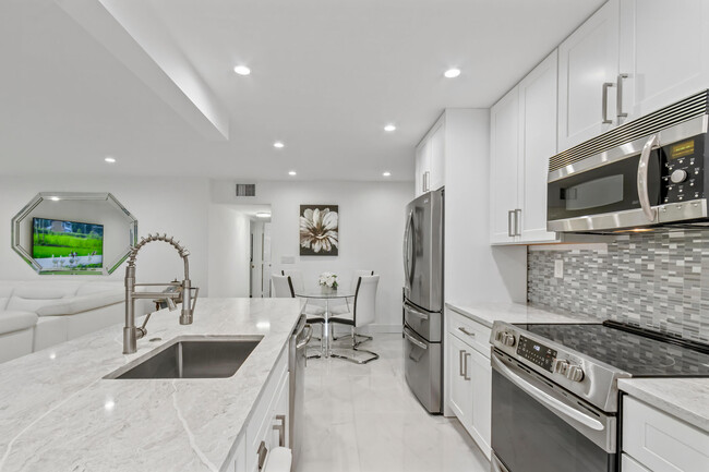 Building Photo - 1198 Hillsboro Mile