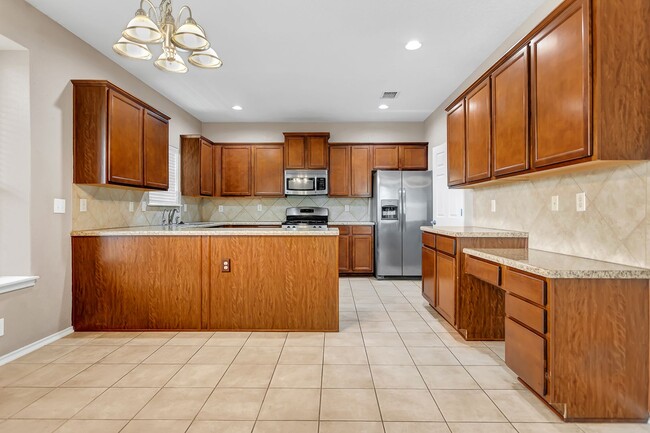 Building Photo - Alamo Ranch