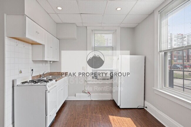 Building Photo - 2549 University Ct