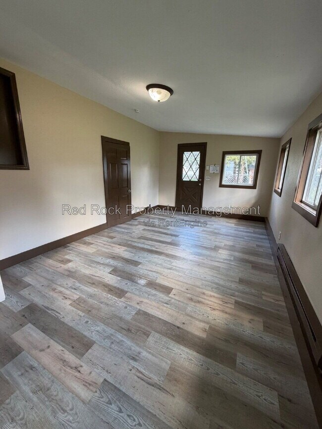 Building Photo - 1147 McKinley Ave