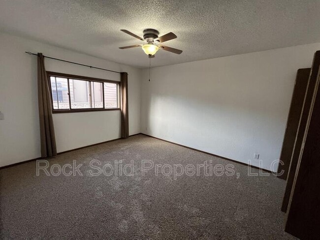 Building Photo - 3305 Frontier St