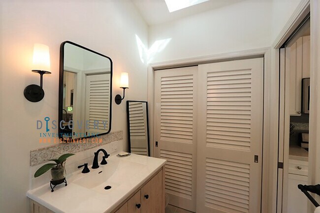 Building Photo - Lincoln Heights Studio Casita With Tranqui...