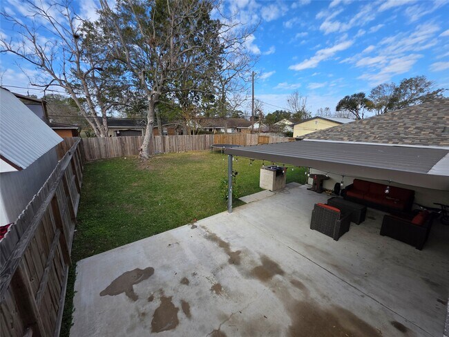 Building Photo - 10315 Carthage Dr