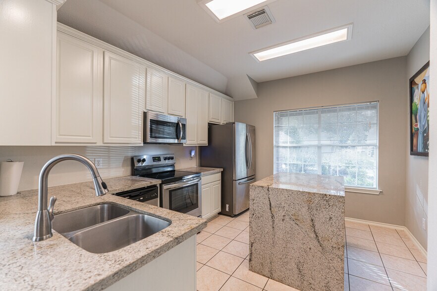 Building Photo - 46 S Wynnoak Cir