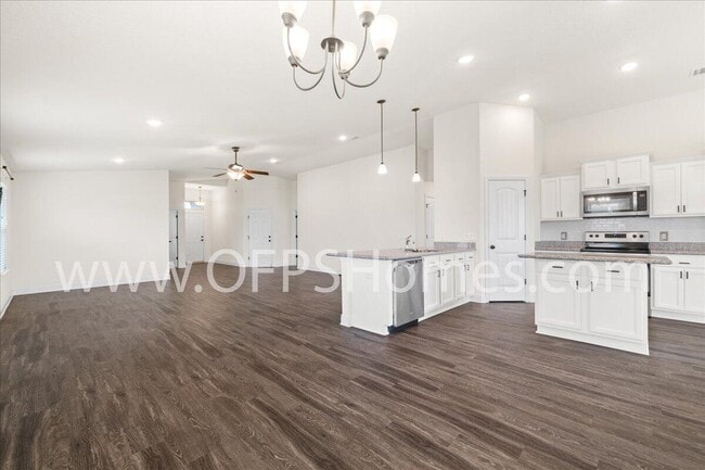 Building Photo - 6123 Redberry Dr