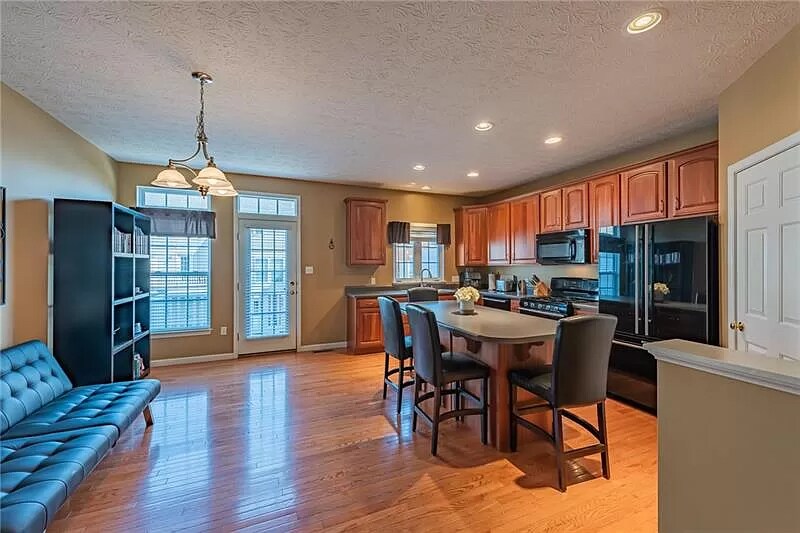 Building Photo - 4019 Village Run Rd