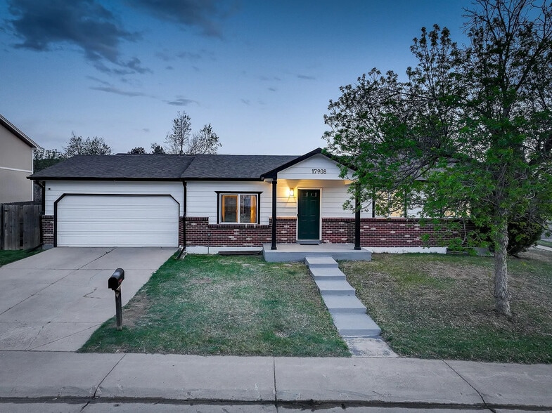 Building Photo - 17908 E Oxford Dr