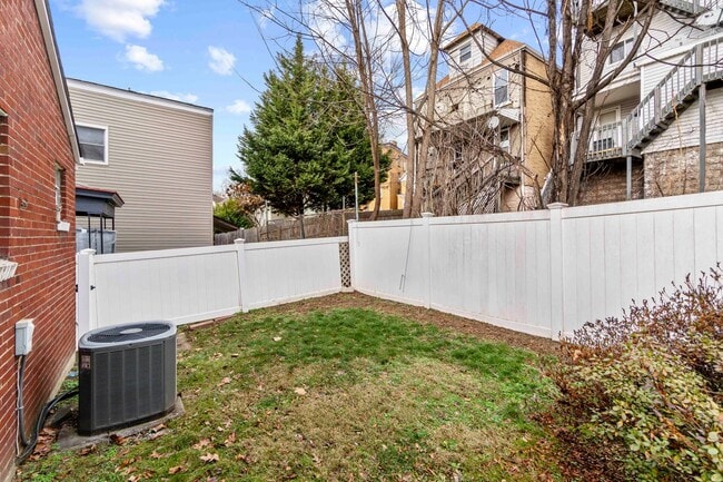 Building Photo - AVAILABLE NOW! Check out STUNNING 2-bedroom / 1.5 bath in Avalon, ready for immediate move-in!