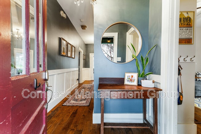 Building Photo - 625 Luttrell St