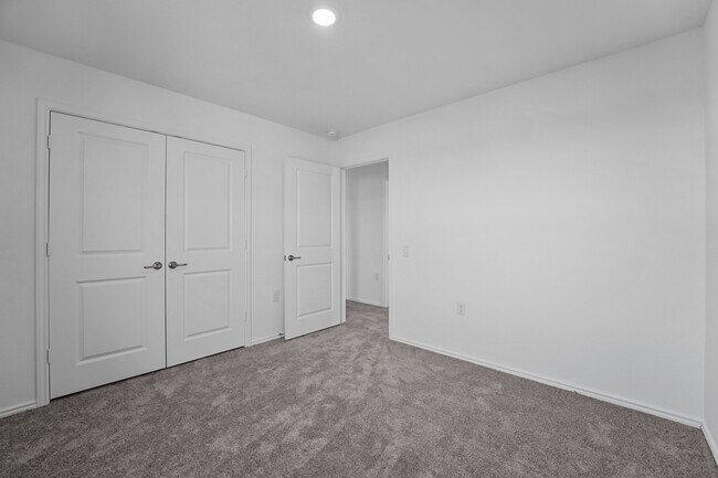 Building Photo - 910 Stricker Path