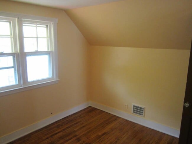 Building Photo - 127 Texas St