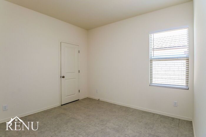 Building Photo - 35480 W San Capistrano Ave