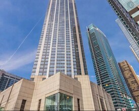 Building Photo - 512 N McClurg Ct