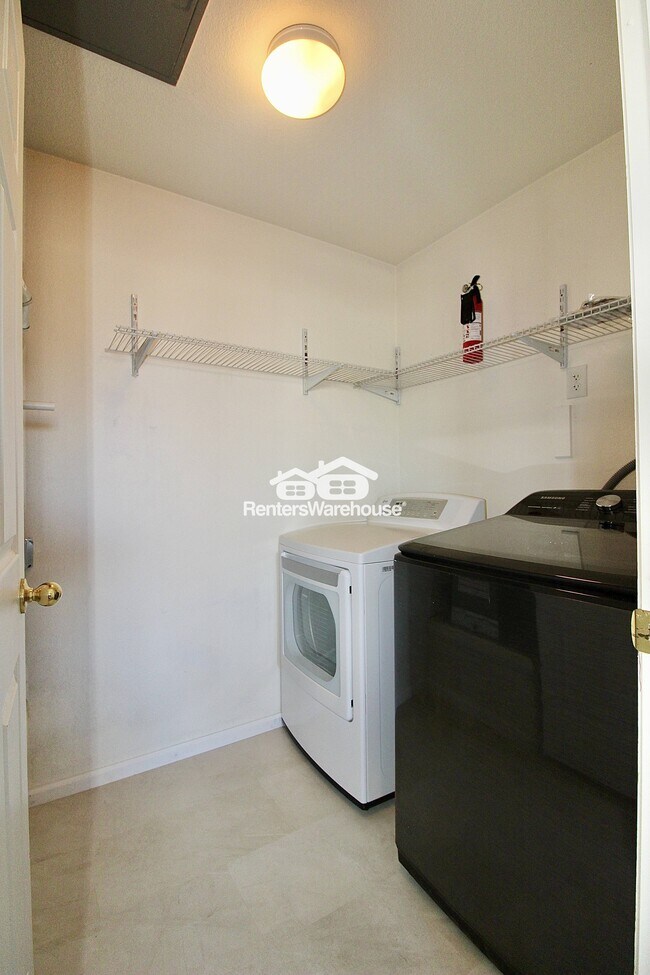 Building Photo - 3242 E 103rd Dr