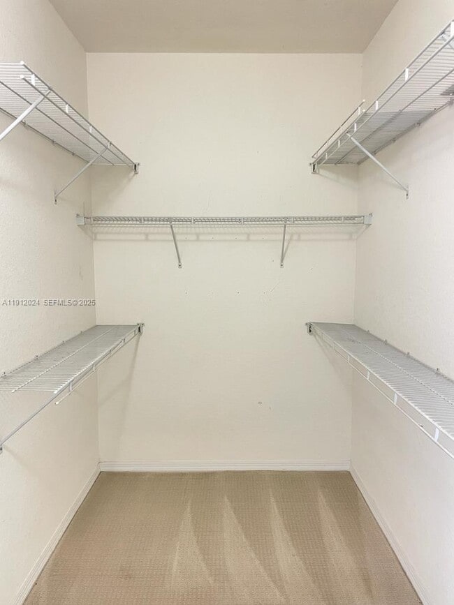 Building Photo - 14934 SW 41st Ln