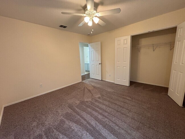 Building Photo - Spacious and Beautifully Maintained Arlington Home in Harris Ridge