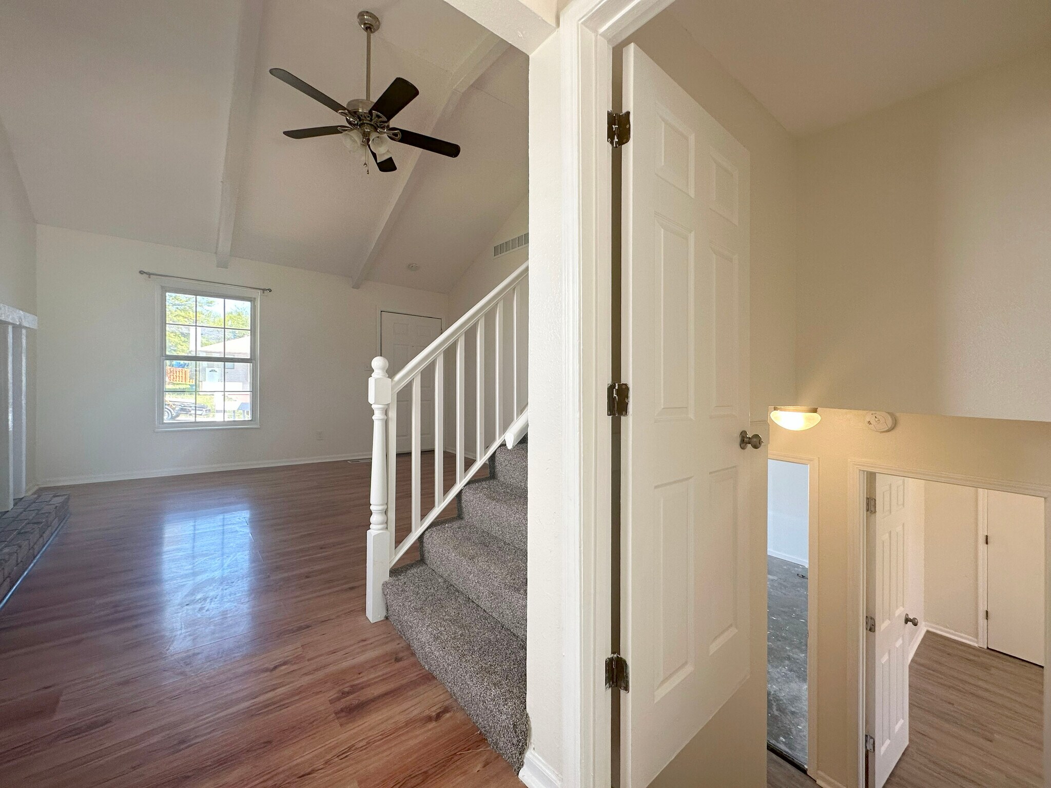 Building Photo - 1417 La Chateau Dr