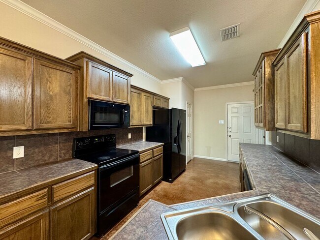 Building Photo - 400B Chapel Trail Cir