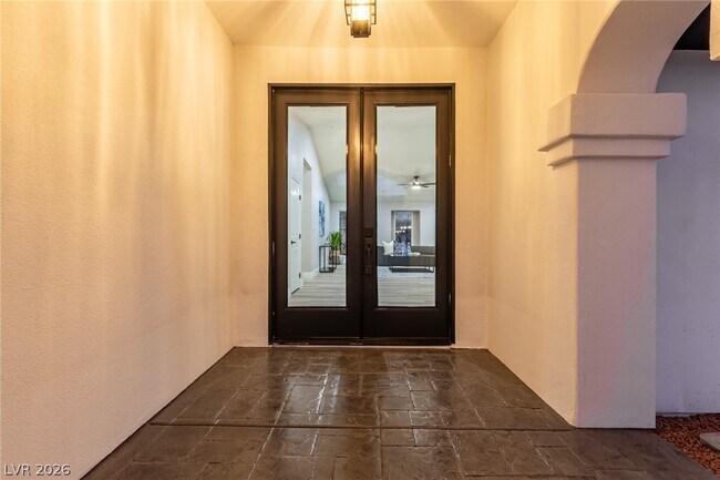 Building Photo - 4785 N Grand Canyon Dr