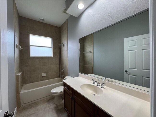 Building Photo - 142 Harrington Ct