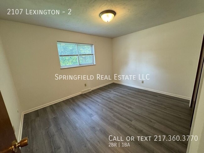 Building Photo - Stylish 2-Bedroom Main Level Unit with Spa...