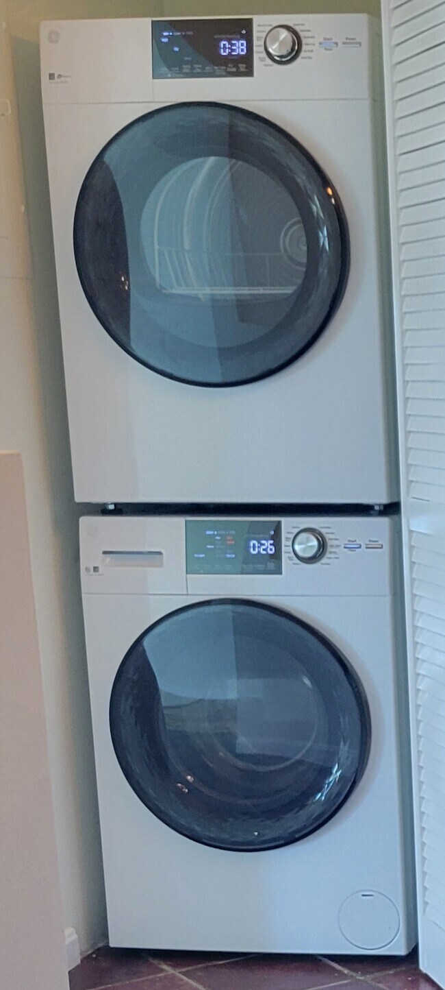 Building Photo - 3800 Powell Ln