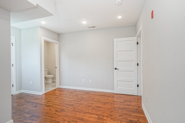 Building Photo - 1710 Cambridge St