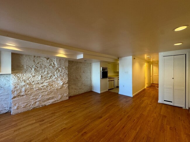 Building Photo - Apartment Units in Station North, MD!