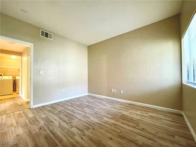 Building Photo - 8250 N Grand Canyon Dr