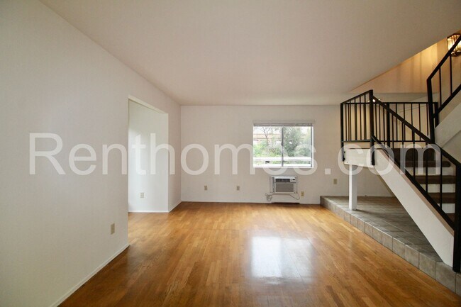 Building Photo - 7958 Mission Center Ct
